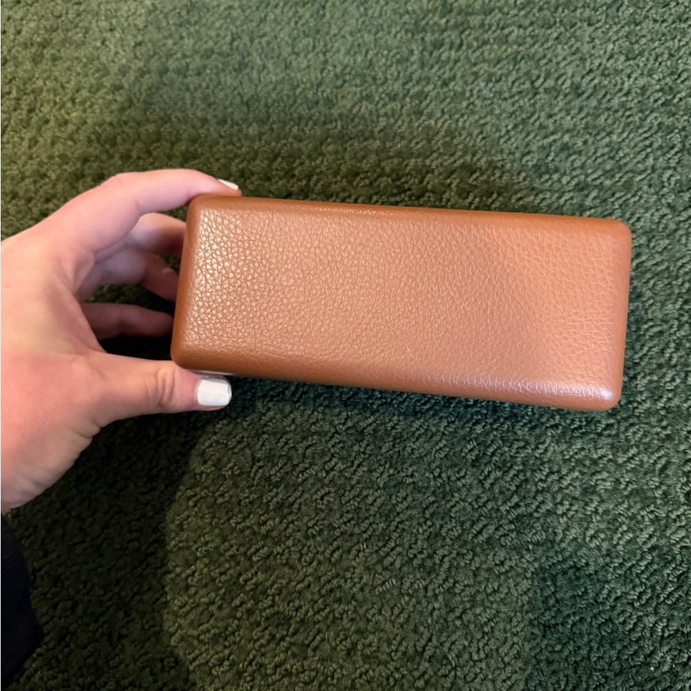 English Laundry sunglass/eyeglass case brown red inside - Picture 4 of 10